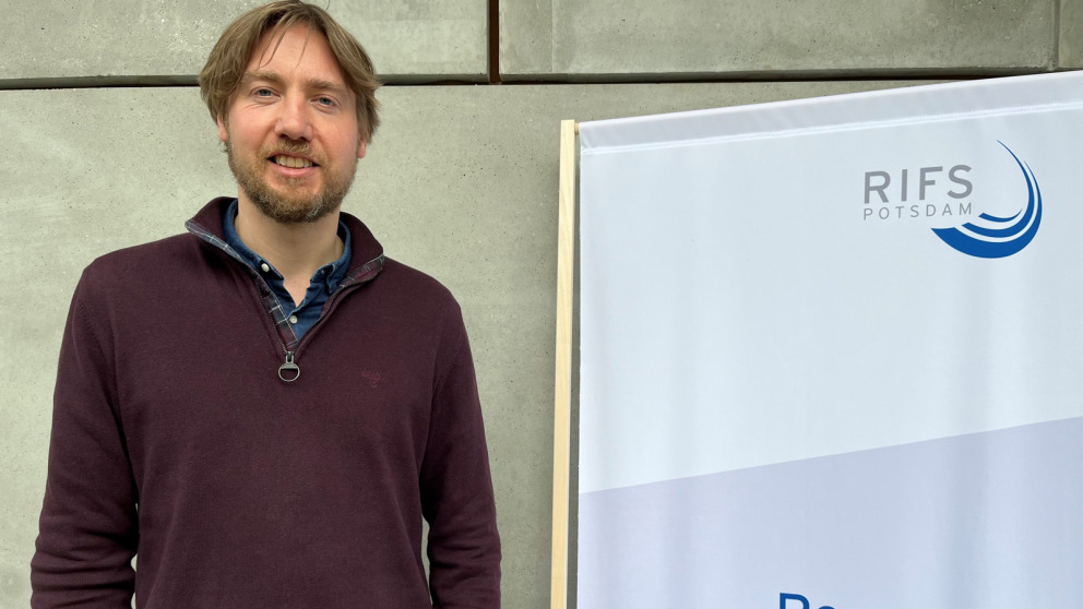Nino Jordan ist Klaus-Töpfer-Fellow am RIFS mit den Forschungsschwerpunkten Umweltpolitik und Governance.